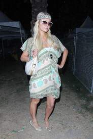 Paris Hilton_OnTheSecondDayOfCoachellaFestival000.jpg