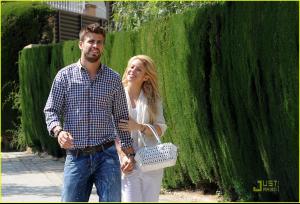 shakira_gerard_pique_lunch_lovers_07.jpg