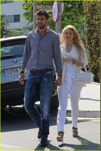 shakira_gerard_pique_lunch_lovers_09.jpg