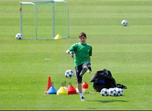 Iker Casillas Real Madrid Press Conference SM8-n9SPYvql.jpg