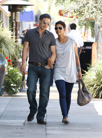 Halle Berry & Olivier Martinez out and about in Los Angeles 4.4.2011_12.jpg