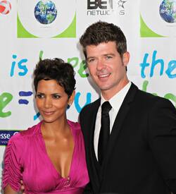 HalleBerry2011JenesseSilverRoseAuctionAndGala_120.jpg
