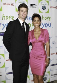 HalleBerry2011JenesseSilverRoseAuctionAndGala_144.jpg