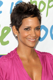 HalleBerry2011JenesseSilverRoseAuctionAndGala_47.jpg
