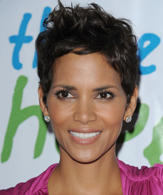 HalleBerry2011JenesseSilverRoseAuctionAndGala_181.jpg