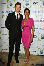 HalleBerry2011JenesseSilverRoseAuctionAndGala_239.jpg