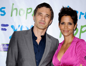 HalleBerry2011JenesseSilverRoseAuctionAndGala_327.jpg