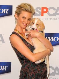 Amy Smart - Launch of PetArmor Protection Promise - 020412_004.jpg
