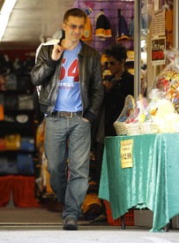 Halle Berry shopping in Century City 5.4.2012_19.jpg