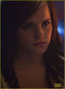 emma-watson-the-bling-ring-stills-08.jpg