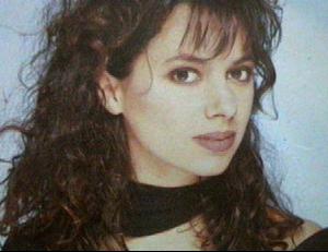 susanna-hoffs-bangles-sue-ojos.jpg