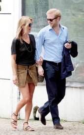 355237572_kate_moss094_122_87lo.jpg