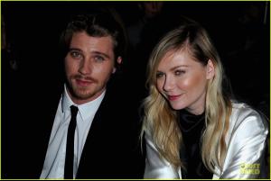 kirsten-dunst-garrett-hedlund-saint-laurent-fashion-show-06.jpg