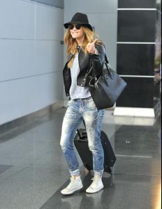 Nina Agdal JFK Airport 042714_04.jpg