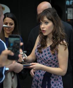 600full-zooey-deschanel.jpg55.jpg