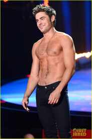 zac-efron-shirtless-mtv-movie-awards-2014-05.jpg