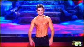 zac-efron-shirtless-mtv-movie-awards-2014-14.jpg