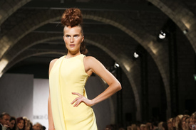 Georges_Chakra_Couture_SS14_Paris_1926_1.jpg