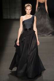 Monique_Lhuillier_Fall_2014_vaurcl_JRMuq.jpg