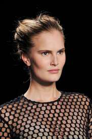 Monique_Lhuillier_Fall_2014_Details_a6d_.jpg
