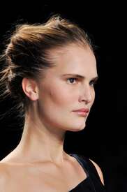 Monique_Lhuillier_Fall_2014_Details_SBGD.jpg