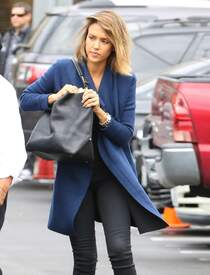 Jessica Alba - Hair salon in Beverly Hills, April 24, 2015 001.jpg