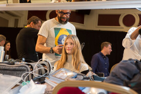 Roland_Mouret_Fall_2015_Backstage_n5aT5OZ0IDqx.jpg