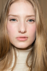 Roland_Mouret_Fall_2015_Backstage_nd_x3RvkVt3x.jpg