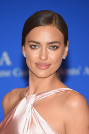 007_Irina_Shayk_101st_Annual_White_House_Corresponde.jpg