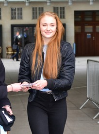 Sophie Turner_4-13-2015_010.jpg