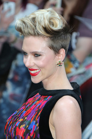 scarjo210415BZNimage014.jpg