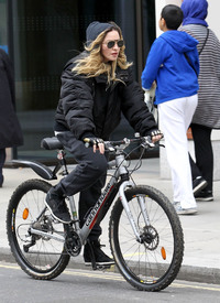 madonna180416BZNimage7.jpg