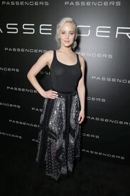 jlaw130416BZNimage26.jpg