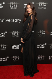 519288616_victorias_secret_models_sara_s.jpg