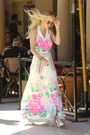 rita-ora-out-in-beverly-hills_22.jpg