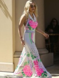 rita-ora-out-in-beverly-hills_19.th.jpg