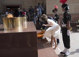 KateMiddleton_IndianTour041116_29.jpg