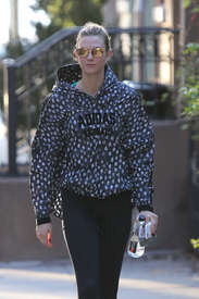 Karlie-Kloss-in-Spandex--01.jpg