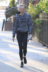 Karlie-Kloss-in-Spandex--02.jpg