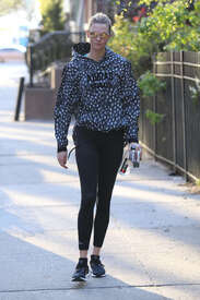 Karlie-Kloss-in-Spandex--08.jpg