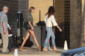 Taylor-Swift-in-Jeans-Shorts--35.jpg