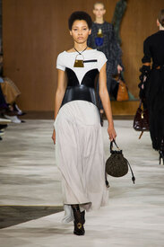 loewe-rf16-0207.jpg
