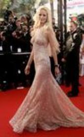 Adriana_Karembeu_Marie_Antoinette_Premiere_03.jpg