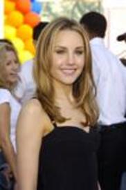 Celebrity_City_Amanda_004_190.jpg