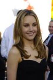 Celebrity_City_Amanda_004_195.jpg