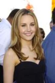 Celebrity_City_Amanda_004_200.jpg