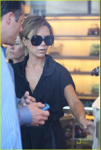 victoria_beckham_pink_taco_03.jpg