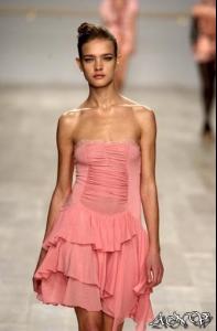 2003SpringWRTWBlumarine06b.jpg