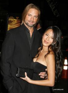 Josh-and-wife-Yessica-josh-holloway-46352_364_500.jpg