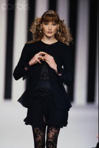 Carla_Bruni_Modeling_Valentino320742_9.jpg